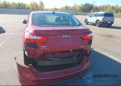 2014 Ford Focus Se z USA, uszkodzony, nr VIN 1FADP3F26EL385129